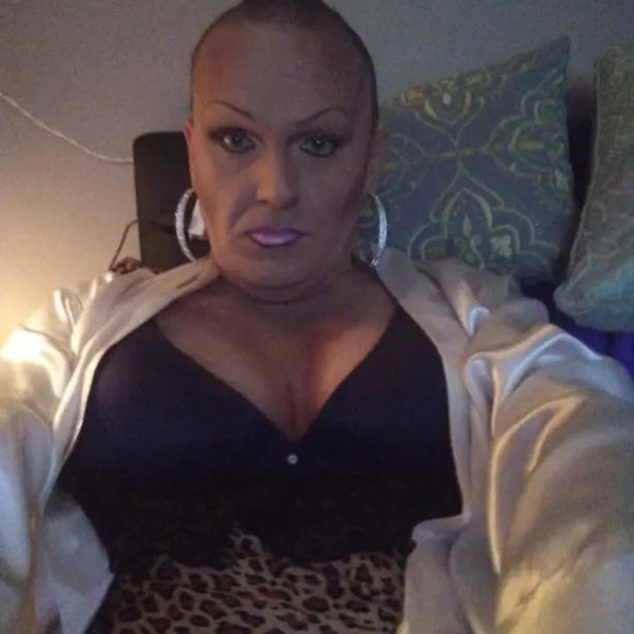 Meet your Posher, Taylor - Picture 1 of 1